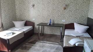 Отель Motel Xameleon Voznesensk Стандартный двухместный номер с 2 отдельными кроватями-3